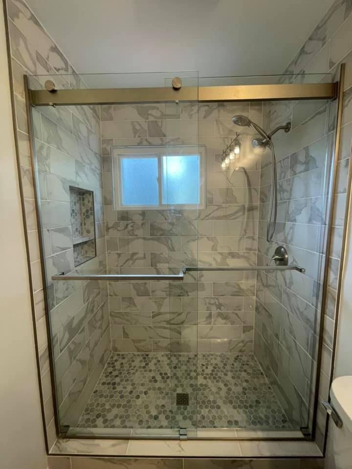 Walk-in shower with glass door